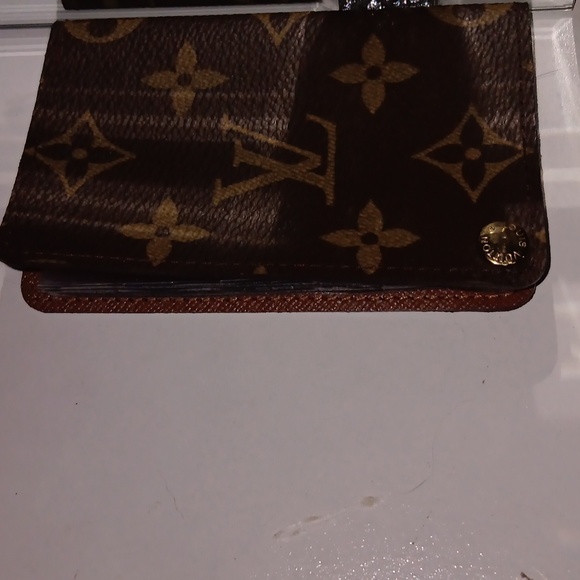 Louis Vuitton Card Holder - Picture 11 of 12